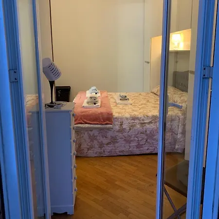 شقة Ferrari House